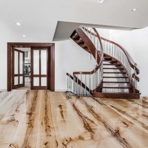 schody-podłoga-drewno-1